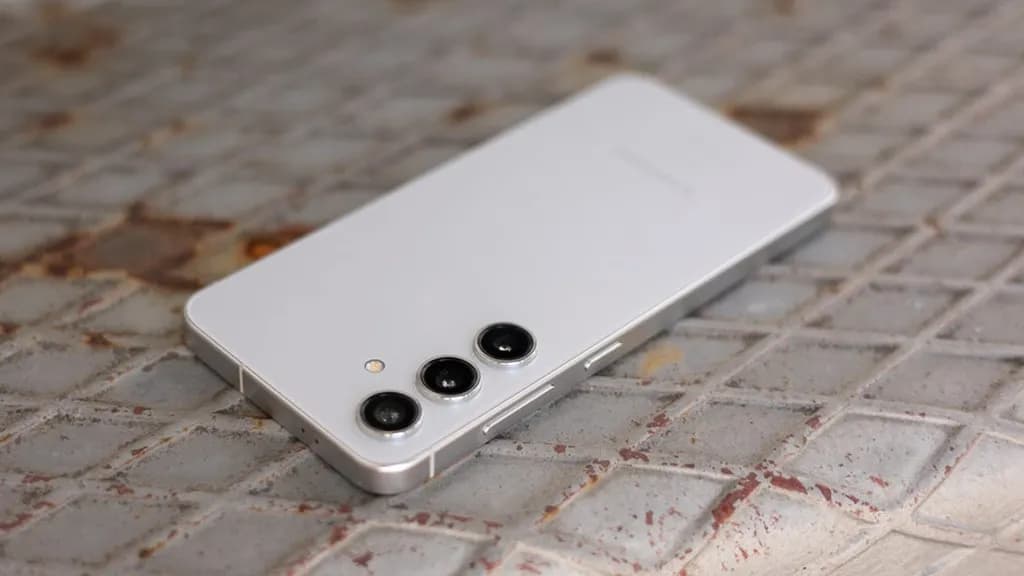 galaxy_s25_slim_vs_i_phone_17_air_who_is_copying_who_and_why_befa323e3b-1 Galaxy-S25-Slim-vs-iPhone-17-Air-Who-is-copying-who-and-why